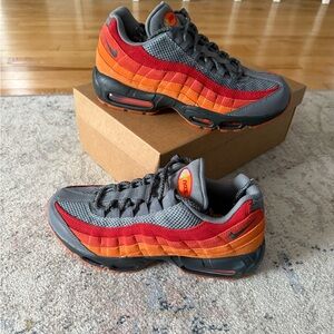 Nike Air Max 95 Safety Orange Iron Grey University Red Men’s 9.5 m Brand New